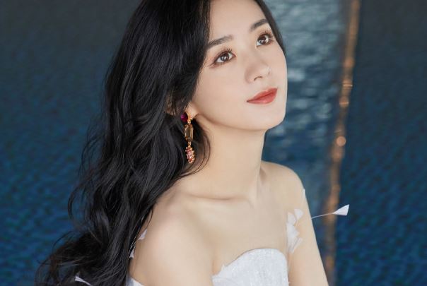 【西看】赵丽颖黑料完整版天涯扒皮 赵丽颖黑历史出道情史曝光