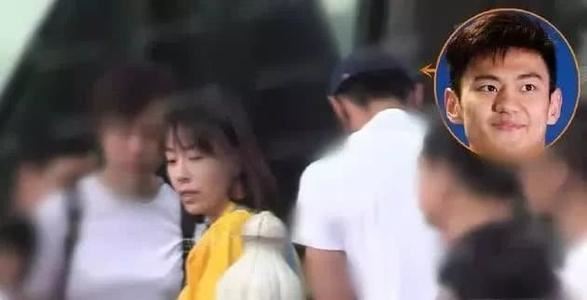 曝杨颖虞然同游三亚 虞然是谁个人资料简介被扒