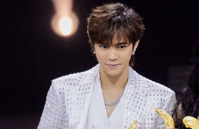 【西看】复出首日罗志祥买200箱凤梨 网友：形象不是靠这200箱凤梨能挽回的