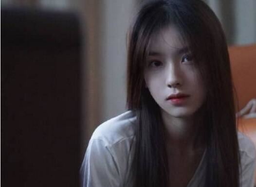 【西看】孙一宁iiiis是谁年龄多大微博四年前黑料 我又杀猪了整容前照片在哪直播