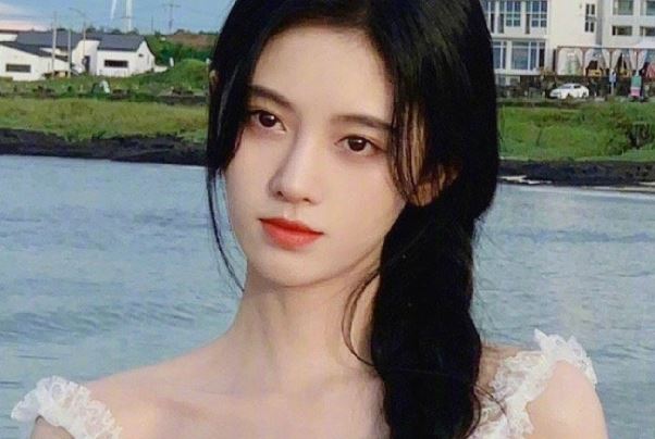 鞠婧祎颜值整容前后对比照曝光 鞠婧祎个人资料身高多少