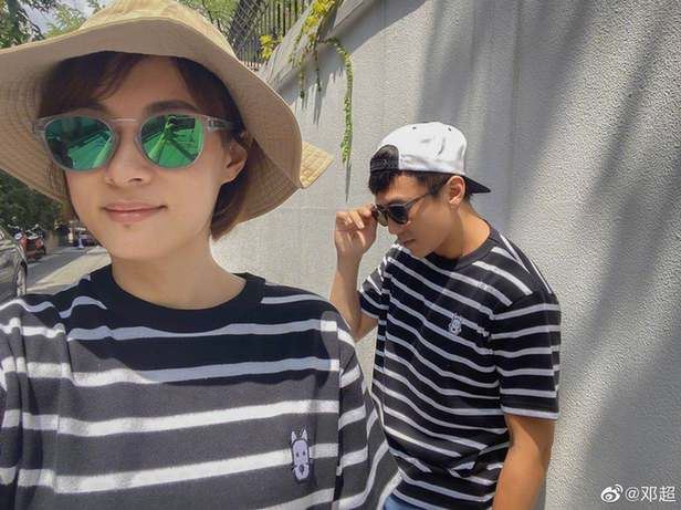 【西看】孙俪陪邓超雨中剪葱 邓超自侃“葱动”逗笑老婆