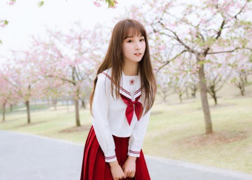 【西看】教师蕾丝短裙中文字幕 黑丝白丝轮流穿