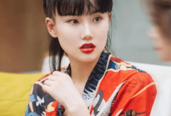 黄龄假唱是真的吗 黄龄为什么要假唱？