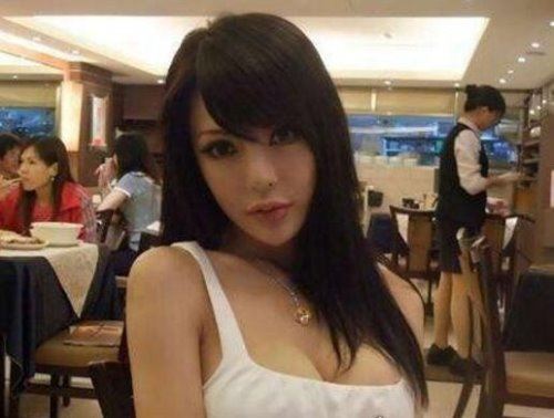 三大最美日本人妖 佐藤佳代性感到妹子都自愧不如