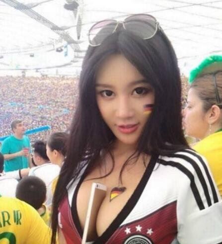 三大最美日本人妖 佐藤佳代性感到妹子都自愧不如