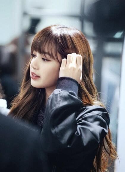 泰国lisa多高多重 身高166cm/体重44.7公斤/腿长1米以上