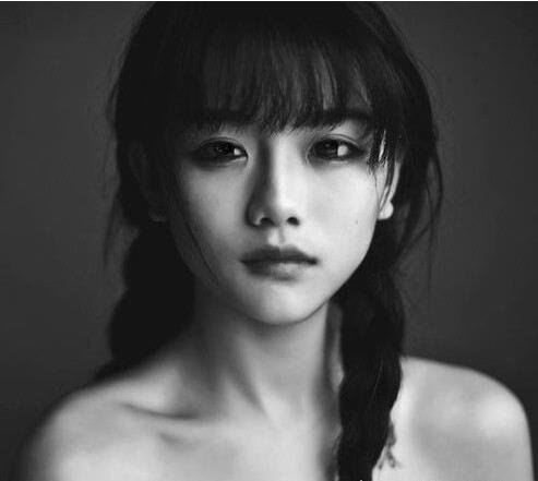 女神南笙姑娘真实素颜照片曝光 完全就是两个人(跌落神坛)