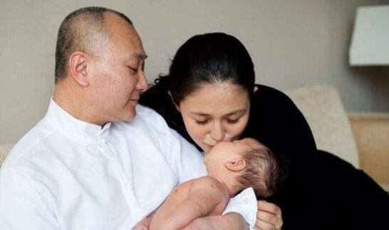 孔子第79代后人孔垂燊 母亲安雅曾因摇头丸坐牢