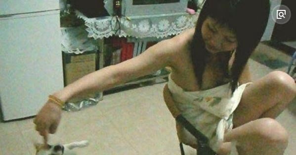 挤奶门事件图片 90后美女挤奶喂狗惊呆网友(疑造假)