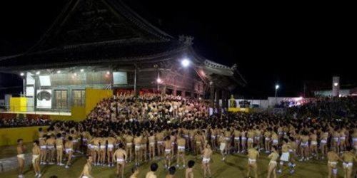 日本最奇葩的节日 裸体节(全身裸体狂奔/起源于祭祀神灵)