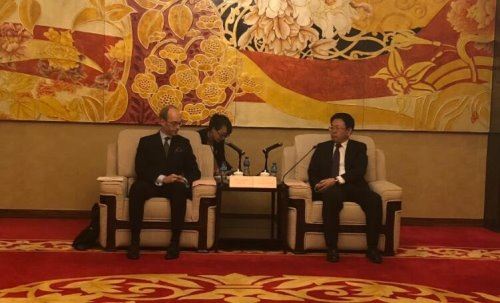 公使和大使的区别是什么？