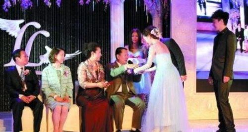 贾乃亮父母是做什么的 一家上市公司老总(标准富二代)