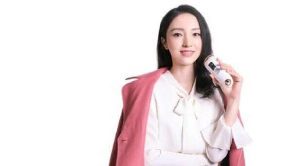 网传董璇也不干净是怎么回事 早年被某金主爸爸包养(资源好到爆)