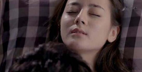 迪丽热巴的脱身照片曝光 性感床戏剧照十分诱人