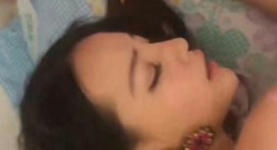 迪丽热巴的脱身照片曝光 性感床戏剧照十分诱人