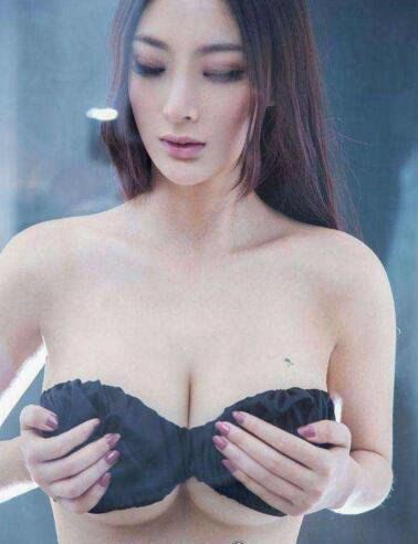 中国十大乳神排行榜 最美乳神是樊玲(喷血写真图)