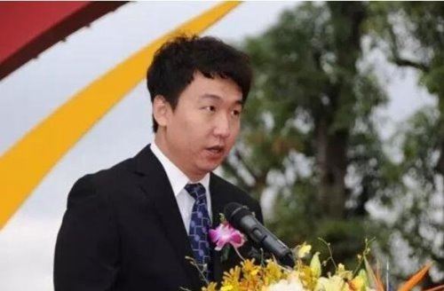 许家印儿子资料曝光 小儿子奢靡/大儿子拥有真才实学