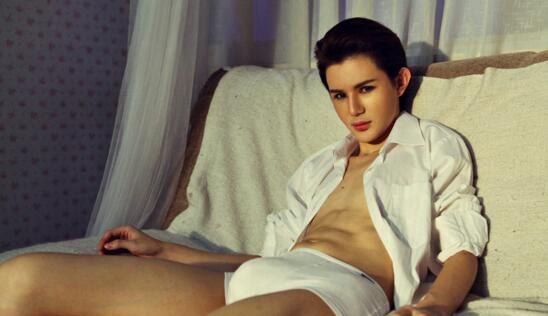 马里山整容前后对比照片 世界第一美男竟是变性人