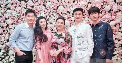 范丞丞洪金宝照片比太像了 小时候完全是一个模子刻出来的