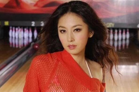 樊少皇老婆贾晓晨疑似小三上位 在三级片中露三点全裸上镜