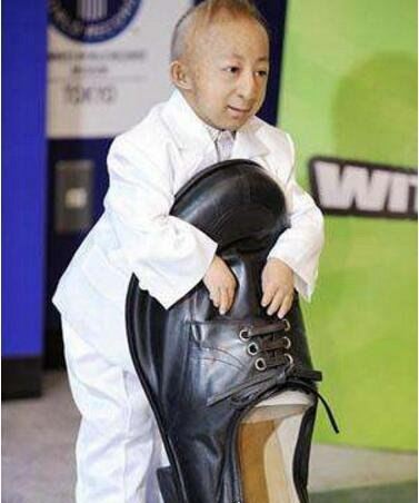 世界最矮的人排名 十大世界最矮袖珍人(最矮一位54.6cm)