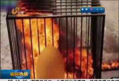 飞行员卡萨斯贝活活被火烧死 场面一度惨绝人寰
