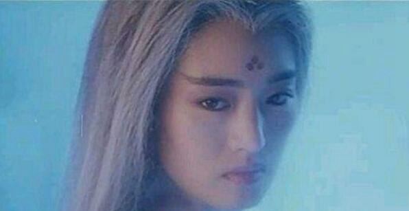 天山童姥叫什么？名叫巫行云(天龙八部中武功最高的女人)