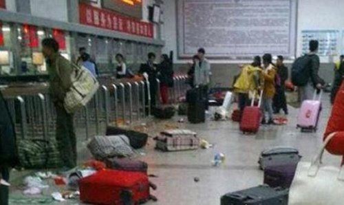 昆明火车站事件回顾 29人死亡143受伤的暴恐事件(视频)