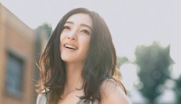 王丽坤真实年龄确实是33岁(85年出生) 说她40岁是谣传