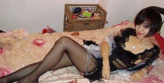 上海喂奶门事件现场照片 初中女生被同学胁迫当众喂奶