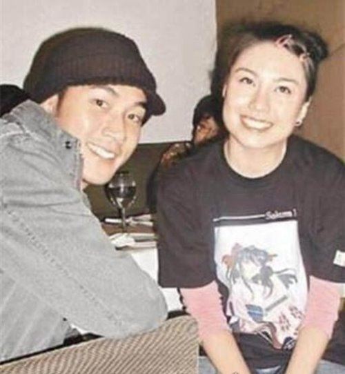 刘恺威结过几次婚？就和杨幂一次(网传2婚是假)