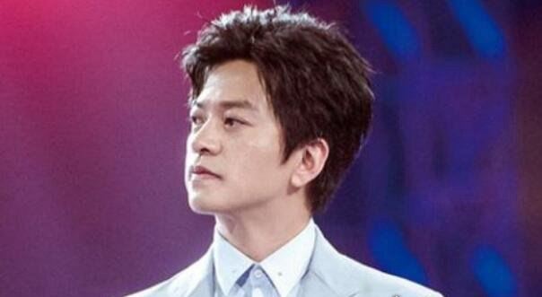 李健讽刺华晨宇 靠人气赢得腾格尔老师拿冠军(并没有实力)