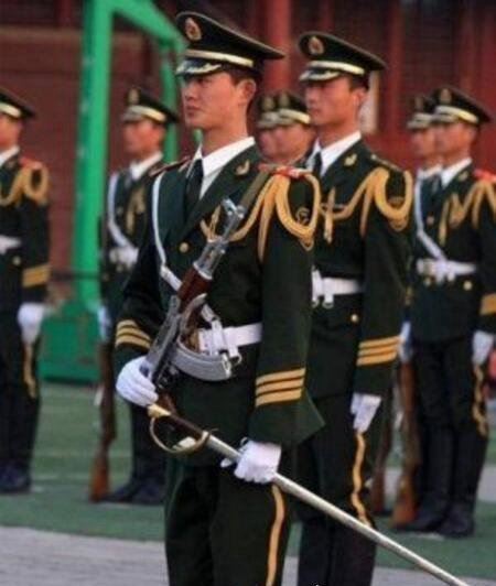 小白杨事件是什么 多年前天涯论坛旧闻(兵哥哥躺枪)