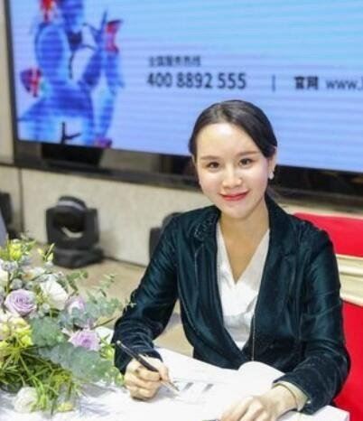 兰研创始人许晓兰学历 16岁家遇变故辍学打工(初中都没读完)