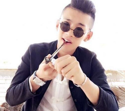 mc天佑一个月能赚多少钱 家庭背景(月入上千万)