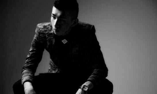 mc天佑一个月能赚多少钱 家庭背景(月入上千万)