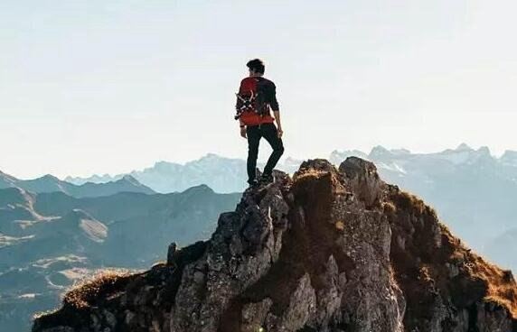 世上无难事只要肯登攀是谁说的 出自《水调歌头·重上井冈山》