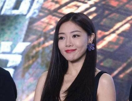 邓家佳整容前后照对比 完全看不出原来的样子(就像换了个人)