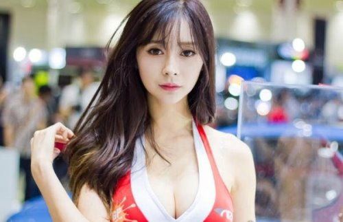 柳岩大胸图组大放送 让无数男人狂喷鼻血(你Hold的住吗)