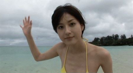 松本若菜性感写真动图 当众脱裤子下海尺度堪比小电影