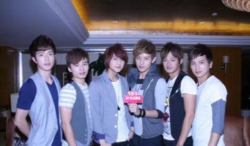 棒棒堂十年再合体 大型回忆杀勾起大家青春的回忆