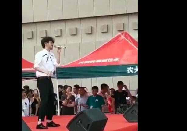 周传雄参加中国好声音是哪一期 第三季第十期(被残忍拒绝)