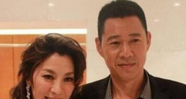 张丰毅老婆霍凡资料介绍 因漂亮被鲁豫夸赞(现已结婚25年)