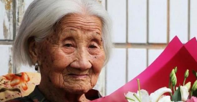 五代168口同堂 长寿秘诀：少油少盐常锻炼