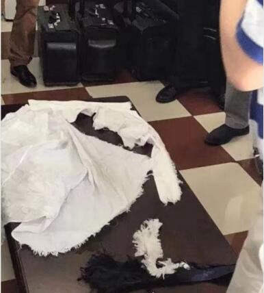 川航3u8633紧急事件 飞机挡风玻璃脱裂紧急迫降(差点机毁人亡)