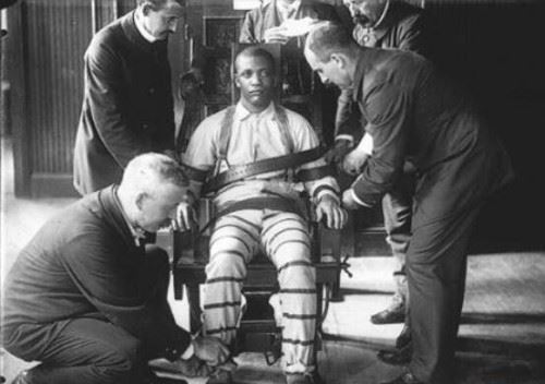 看受刑后看不见伤痕的电刑 电击男女私密部位致死变态