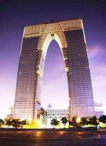 中国最奇葩的建筑 江苏秋裤大楼(外观神似巨型"秋裤")