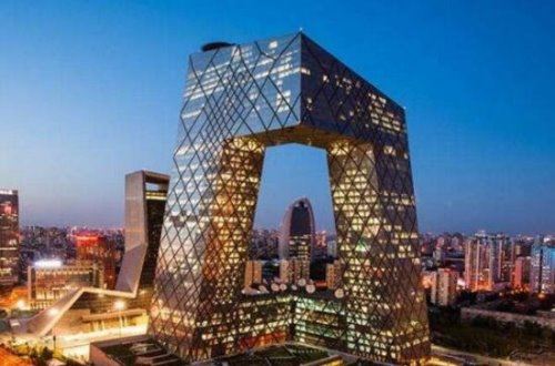 中国最奇葩的建筑 江苏秋裤大楼(外观神似巨型＂秋裤＂)
