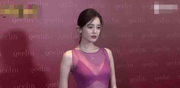 迪丽热巴怀孕大肚照是真的 实际上是剧照被拿来造谣